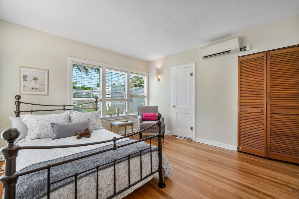 Refined Florida interior — vignette