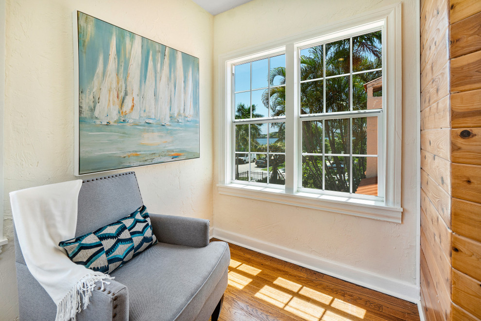 Refined Florida interior — dining